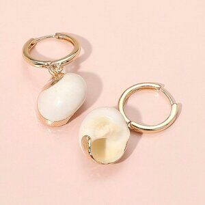 HAILEE SEA SHELL DROP EARRINGS